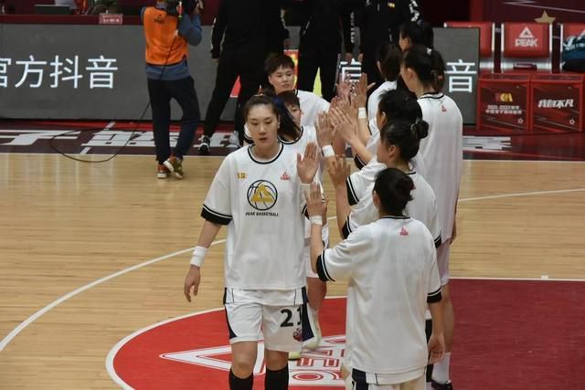 国产树林野战在线播放