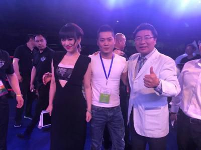 带着女儿去上门