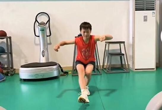 终生被拘束控制囚禁的小说